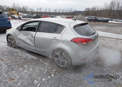 2016 Kia Forte Ex z USA, uszkodzony, nr VIN KNAFX5A88G5628227